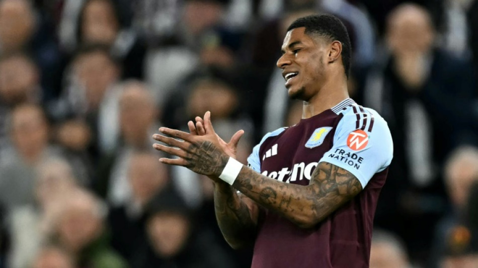 Lesionado, Rashford n&atilde;o joga mais na temporada