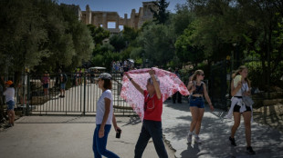 La Acr&oacute;polis de Atenas cierra unas horas por la ola de calor en Grecia