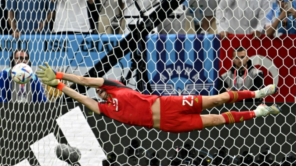 Goalkeeper Martinez saves Argentina from World Cup heartbreak