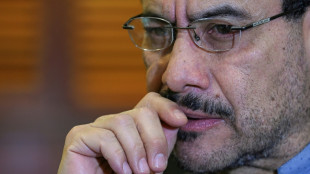 Senador denuncia ameaças de morte após condenação de ex-presidente Uribe na Colômbia