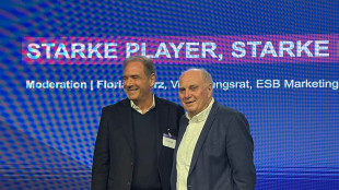 Kritik an Infantino, UEFA und Ultras: Hoeneß teilt aus