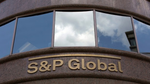 Em plena crise pol&iacute;tica, Fran&ccedil;a aguarda veredicto da S&P sobre sua economia