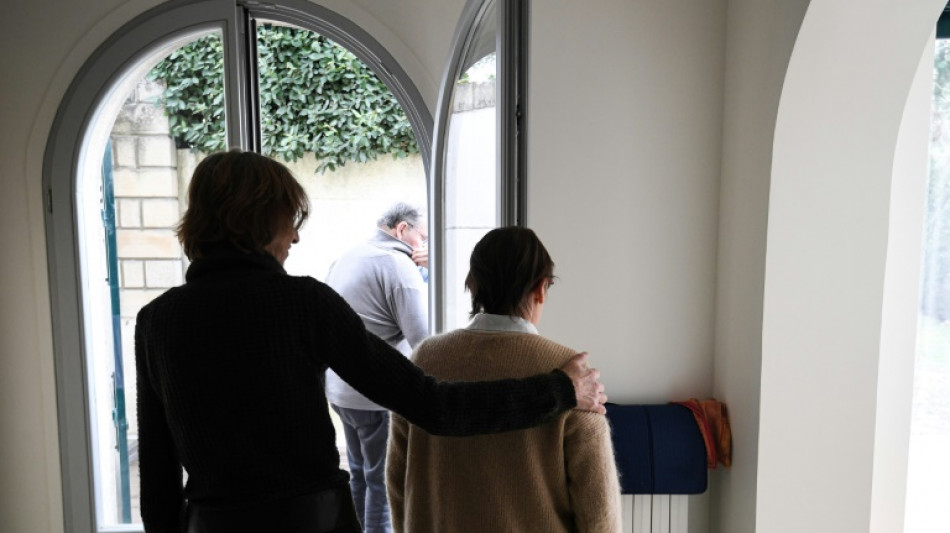 EUA aprova uso inédito de exame sanguíneo para Alzheimer criado por grupo japonês