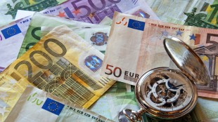 AI Trading Bots Revolutionise Stock, Gold, and Forex Trading: Funds Coin Leads the Move with Guaranteed Profit Option Strategy